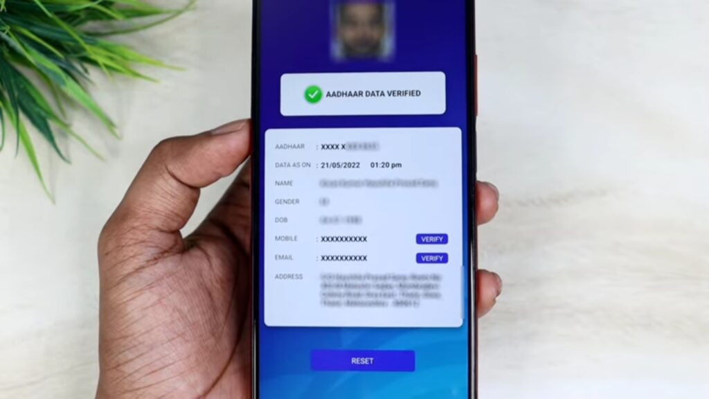 Which is the official Aadhaar app
